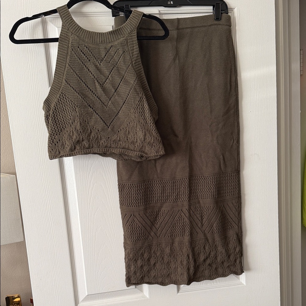 House of Harlow 1960 Khaki Pencil Skirt